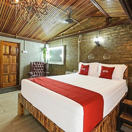 Oyo 90636 Teratak Zakiah Chalet Jerantut Dış mekan fotoğraf