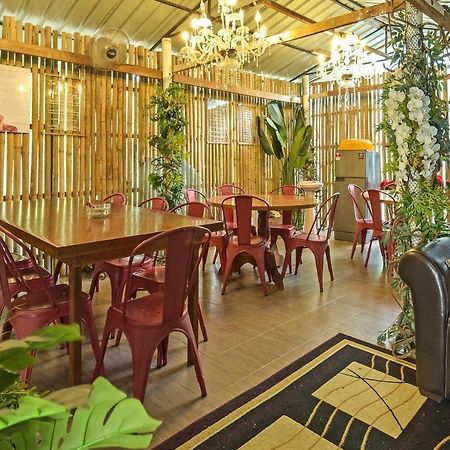 Oyo 90636 Teratak Zakiah Chalet Jerantut Dış mekan fotoğraf