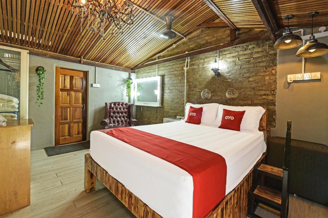 Oyo 90636 Teratak Zakiah Chalet Jerantut Dış mekan fotoğraf