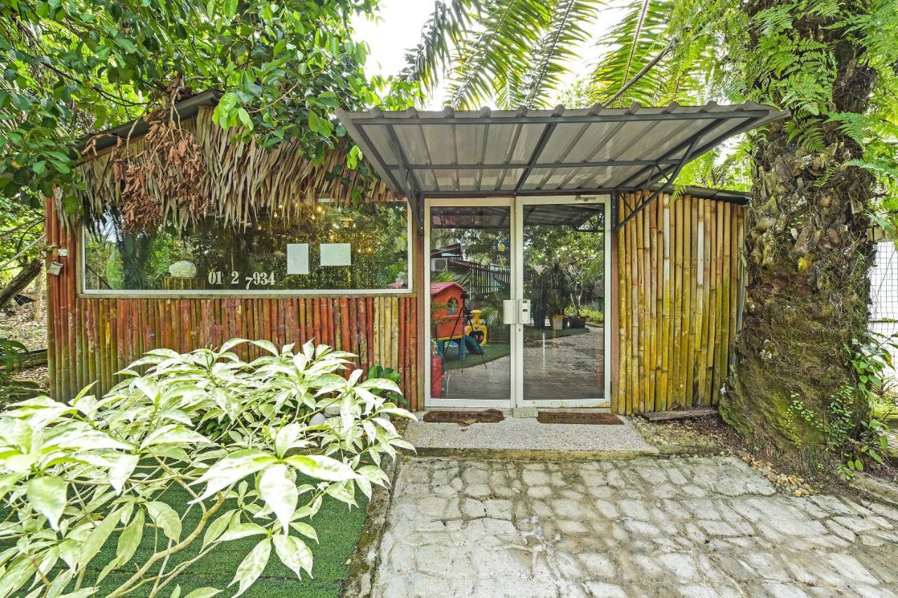 Oyo 90636 Teratak Zakiah Chalet Jerantut Dış mekan fotoğraf