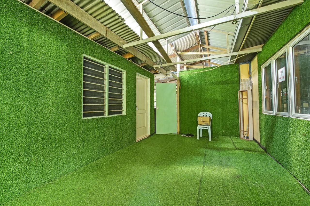 Oyo 90636 Teratak Zakiah Chalet Jerantut Dış mekan fotoğraf
