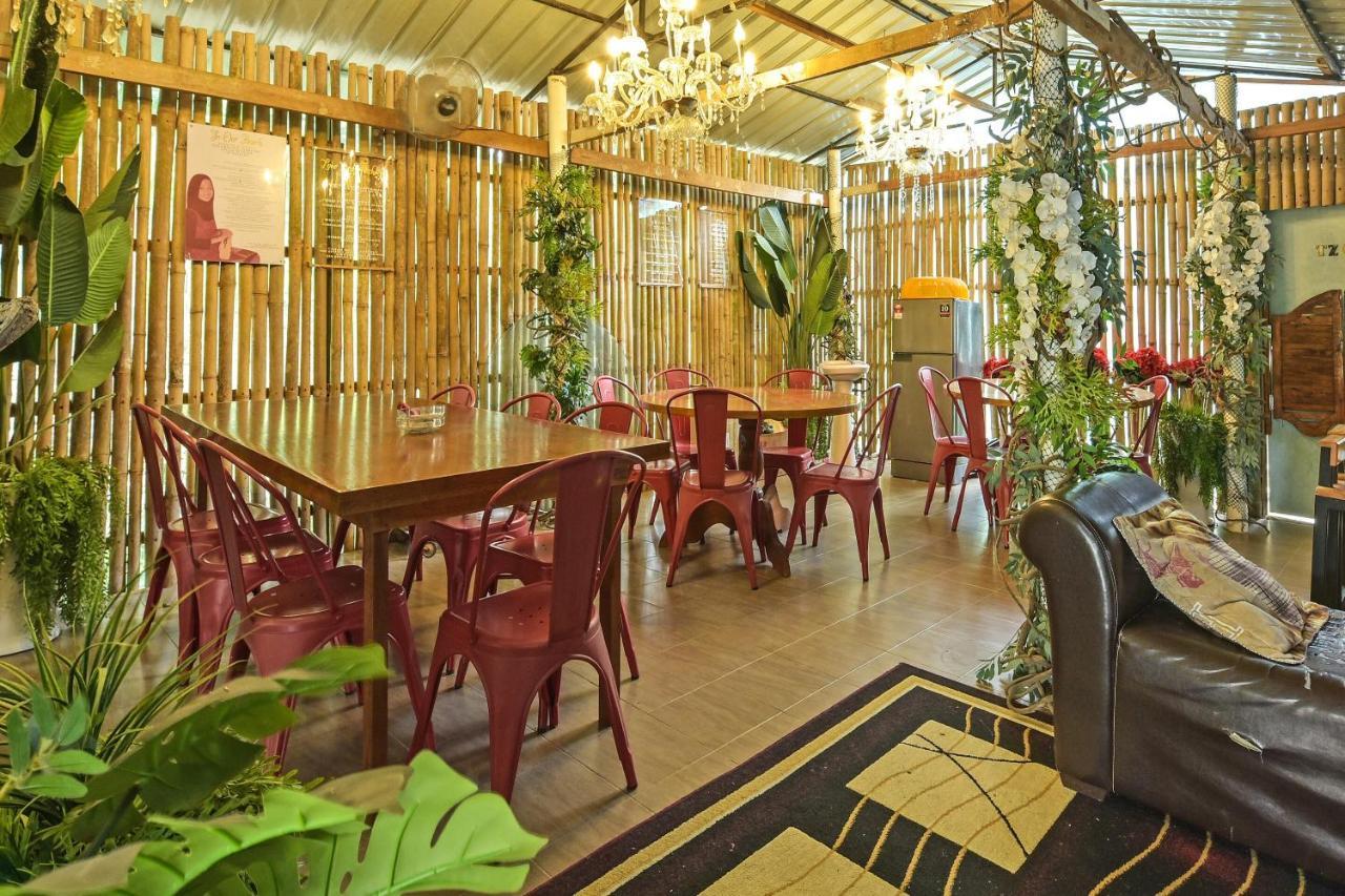 Oyo 90636 Teratak Zakiah Chalet Jerantut Dış mekan fotoğraf