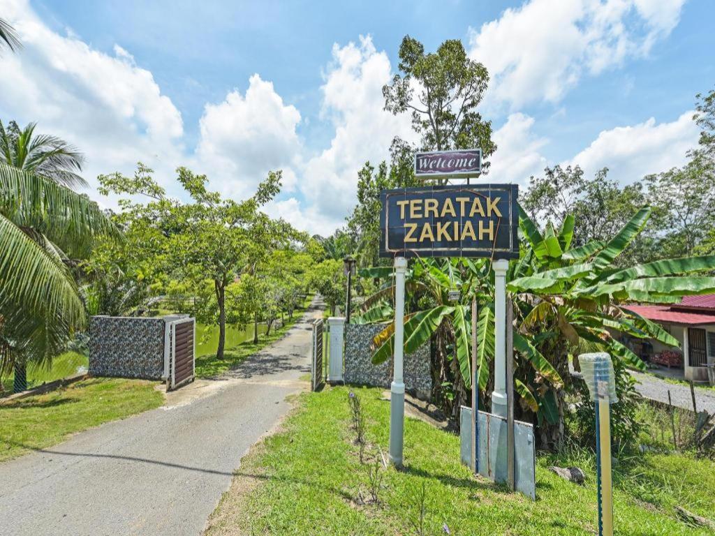 Oyo 90636 Teratak Zakiah Chalet Jerantut Dış mekan fotoğraf
