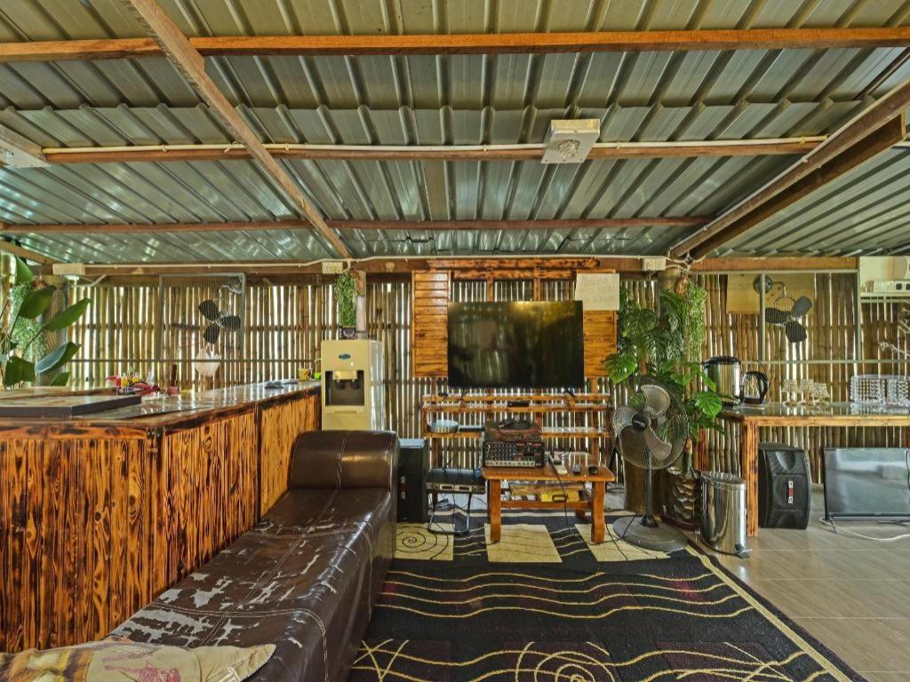 Oyo 90636 Teratak Zakiah Chalet Jerantut Dış mekan fotoğraf
