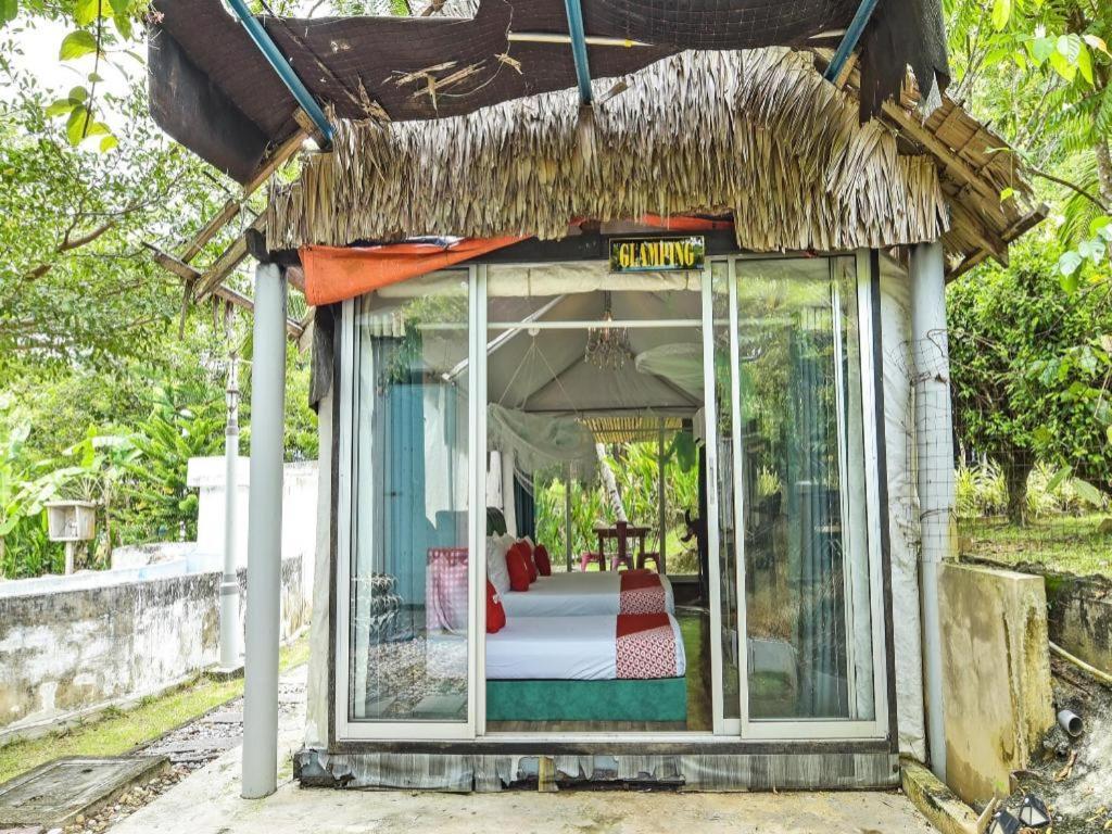 Oyo 90636 Teratak Zakiah Chalet Jerantut Dış mekan fotoğraf
